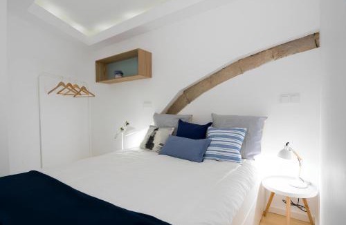 Sao Cristovao e Sao Lourenco Apartment | Casa do Castelo 1- Work or Relax in the Historic heart of Lisbon!