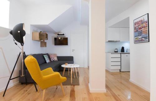 Sao Cristovao e Sao Lourenco Apartment | Casa do Castelo 1- Work or Relax in the Historic heart of Lisbon!