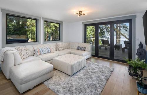 Sudden Valley House | Casa Las Nubes NEW! Whatcom Lakefront Cabin/HotTub