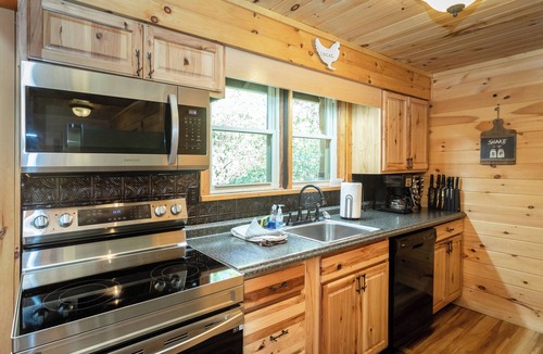 Rawley Springs Cottage | Castle Cliff Riverfront Cottage Peaceful Private Less than15 min to Harrisonburg