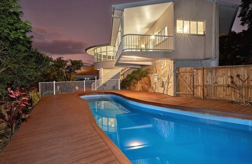 Earlville House | Castle In The Sky - Incredible Views