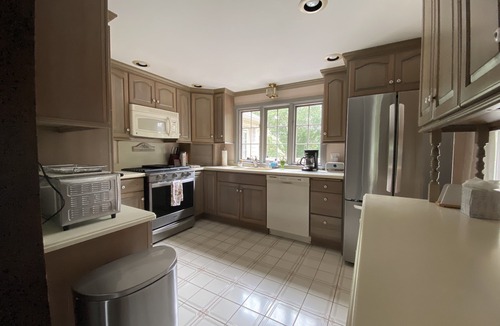 West Barnstable House | Centrally located 2900 sq ft, 5br 2.5 bath, home.