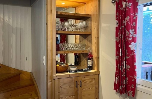 Les Gets Ski Chalet | Chalet Le Renard Du Lac- close to the Chavanne piste and lake