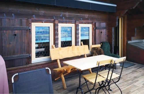 Aeschlen ob Gunten Ski Chalet | Chalet with panoramic views of the mountains of the Oberland and Lake Thun