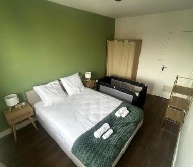 Sainte-Therese-Demi-Lune Apartment | Charmant T2 cosy au cœur de Caen Parking gratuit et arrivée autonome
