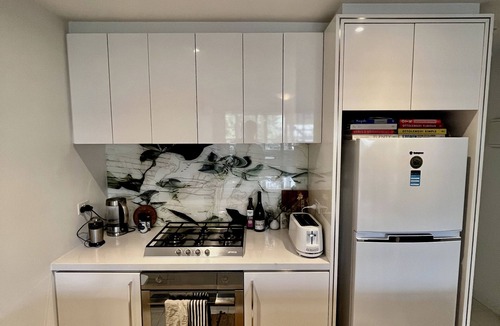 Fitzroy Apartment | Charming 1BR in Fitzroy w/Parking, Pool, + Gym!