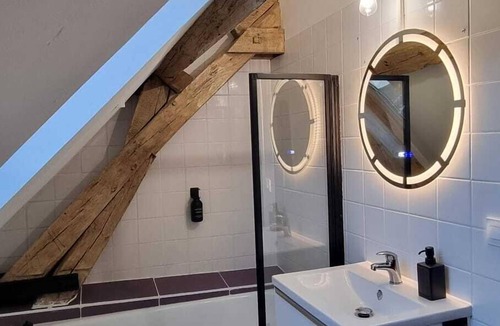 Clermont Apartment | Charming 2-room apartment, 1 Bedroom - Clermont Centre - Near train station
