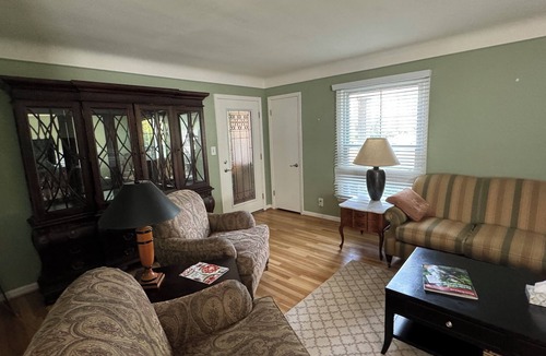 Grosse Pointe Apartment | Charming 3-bedroom apartment in serene Grosse Pointe Park, close to lake