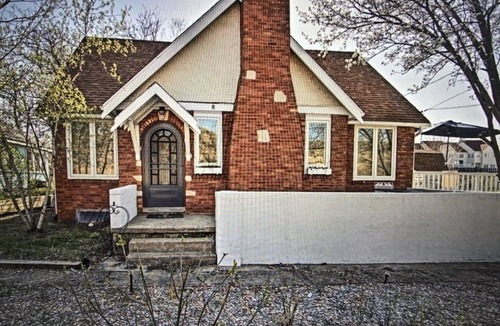 Michigan City House | Charming Beachfront Home w/huge backyard,steps to beach!Recently renovated.