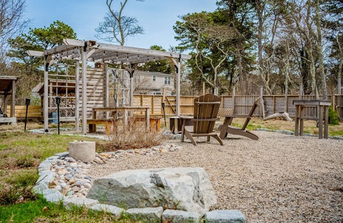 South Chatham House | Charming cape home near beach, town, bike path & shops | Central AC