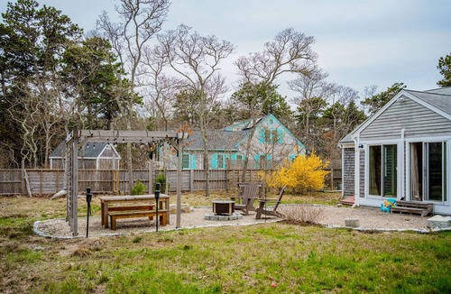 South Chatham House | Charming cape home near beach, town, bike path & shops | Central AC