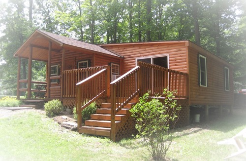 Sackets Harbor Cabin | Charming Log Cabin in Sackets Harbor, NY, free internet, great location, privacy