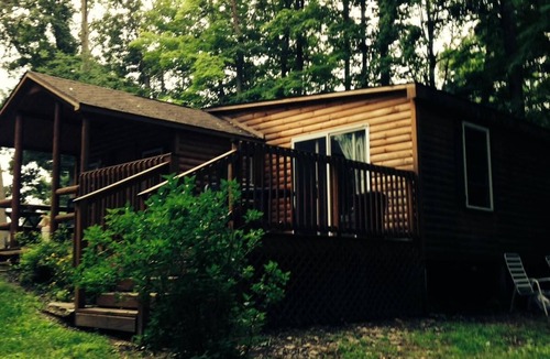 Sackets Harbor Cabin | Charming Log Cabin in Sackets Harbor, NY, free internet, great location, privacy