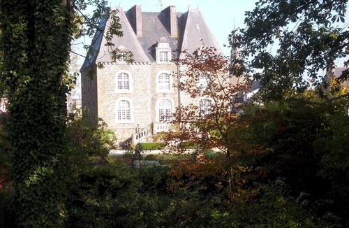 Plelauff Cottage | Charming one bed gite beside canal and lovely old Village in beautiful area