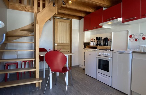 Etel House | Charming Stone House for 2 in Etel - Close to Beaches, Shops, and Nautical Sports