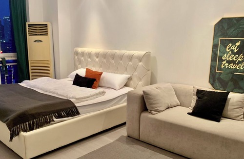 Shuangjing Apartment | Charming studio with Beijing CBD view and WiFi, AC