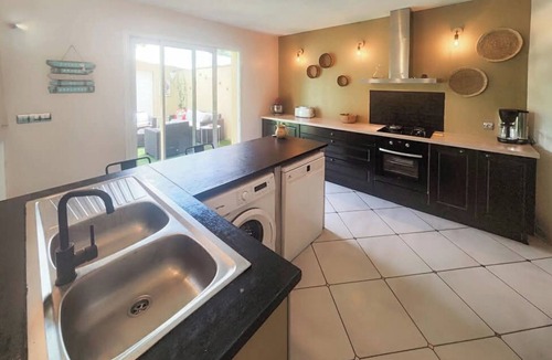 Usclas-d'Herault Villa | CHARMING VILLA with swimming pool, not overlooked, view of vineyards