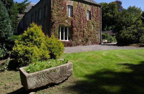 Hambye House | Château next to village Of Hambye, hot tub , outdoors and indoors private pools