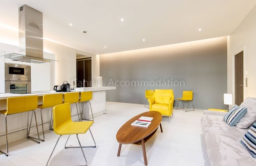 Cannes City Centre Apartment | Clic 20-2121-Beautiful apartment on rue d'Antibes
