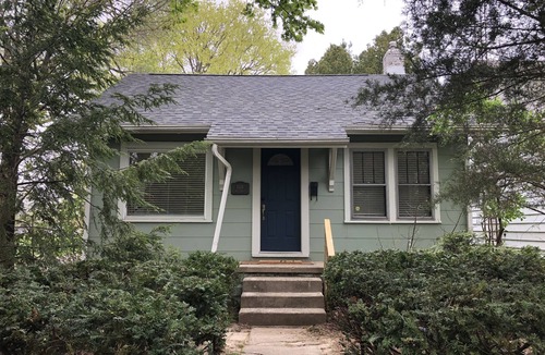 Richmond Cottage | Close to Earlham/IU/Reid! - Nice neighborhood -
