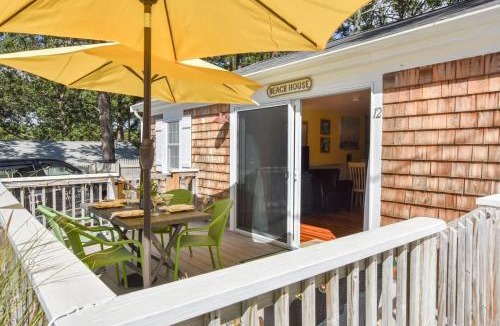 Wellfleet House | Cottage w Private Association Pool