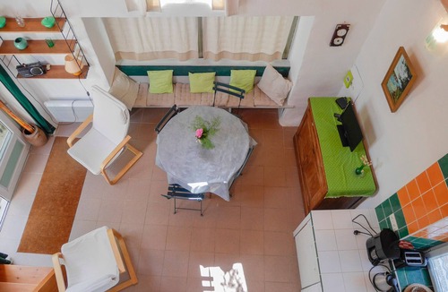 Locmaria House | Cozy 2-Bedroom Cottage in Locmaria, 800m from Beach with Garden and BBQ