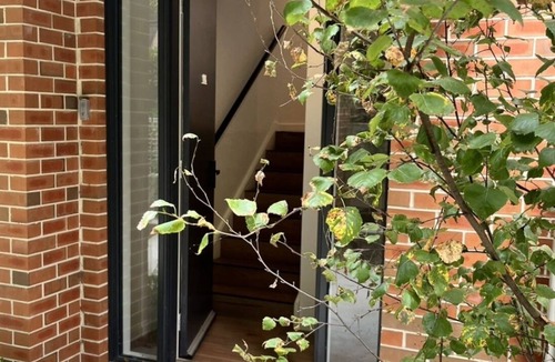 Braddon House | Cozy 2-bedroom townhome with AC and WiFi in charming Braddon