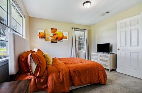 Gonzales House | Cozy home close to it ALL