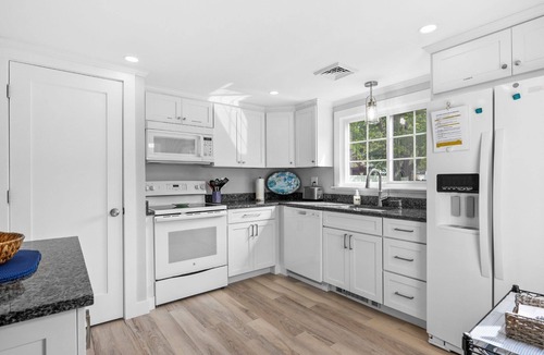 West Harwich House | Crosswinds II: Cape Home Near Beach & Dog-Friendly