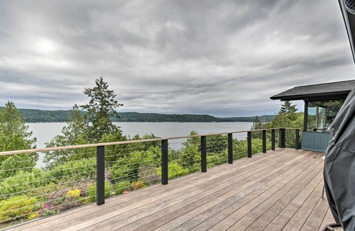 Union House | Deck & Sweeping Views: Family Union Home
