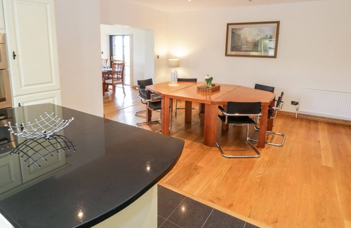 Keadue Cottage | DOONALTON HOUSE, family friendly in Dromore West, County Sligo