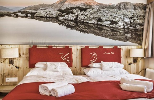 Mauterndorf Bed & Breakfast | Double room with shower, WC with balcony - 1. Zirben-Pension Lüftenegger