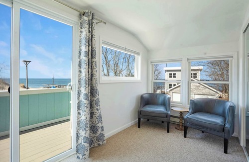Rocky Point House | Dunes Beach House: Hot Tub and Steps to Beach