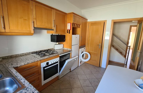 Vale de Carro Condo | Duplex com Vista Piscina Barbeque Garagem 5 Minutos da Praia