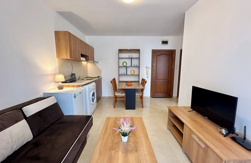 Chaika Apartment | Efir 2 - Comfortable 2-room apartment with balcony and washing machine