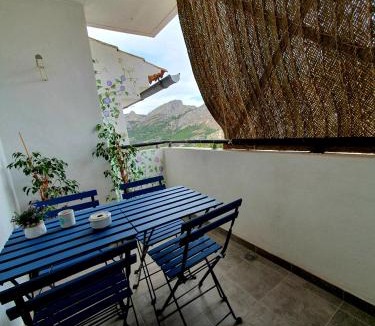 El Castell de Guadalest Apartment | EL ÚNICO apartment with jacuzzi and art