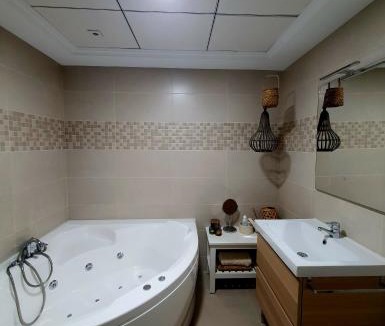 El Castell de Guadalest Apartment | EL ÚNICO apartment with jacuzzi and art