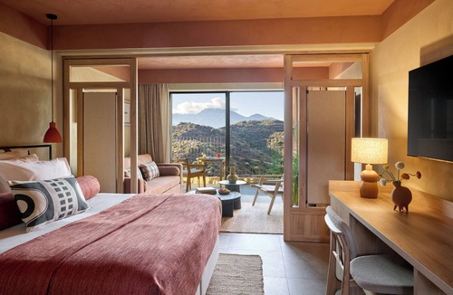 Pefki Hotel | Ella Rocrita
