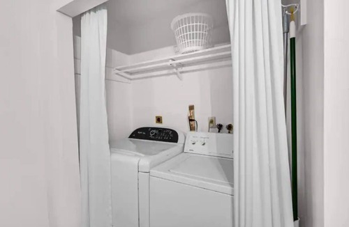 Wheeler House | Enjoy a beautiful & peaceful stay away from home!