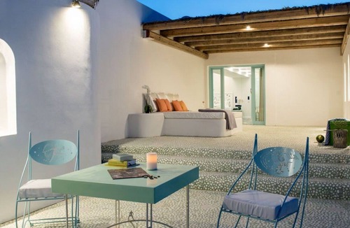 Ios Town Villa | Equisite Ios Suite | Superior Suite with Private Veranda and Breathtaking.