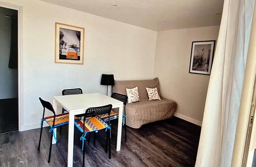Peymeinade Apartment | Escapade Urbaine: 2 Bedrooms, Ideally Located