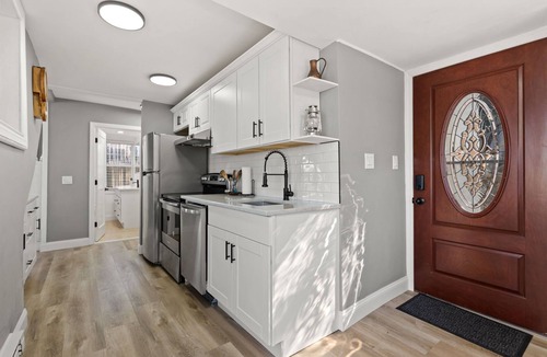 Northport House | Exclusive 3-Bedroom Beachfront with Private Shore in Northport Village