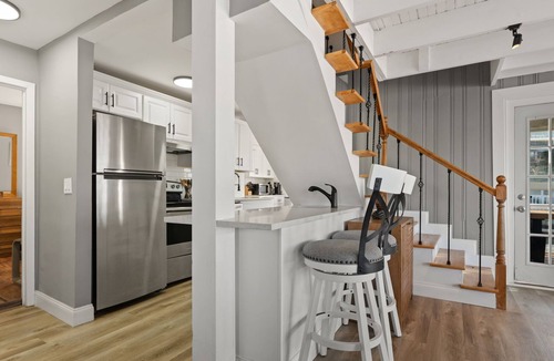 Northport House | Exclusive 3-Bedroom Beachfront with Private Shore in Northport Village