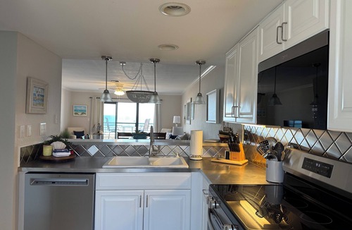 Seagrove Beach House | FALL AND WINTER DATES AVAILABLE! DOG FRIENDLY, PRIVATE BEACH.