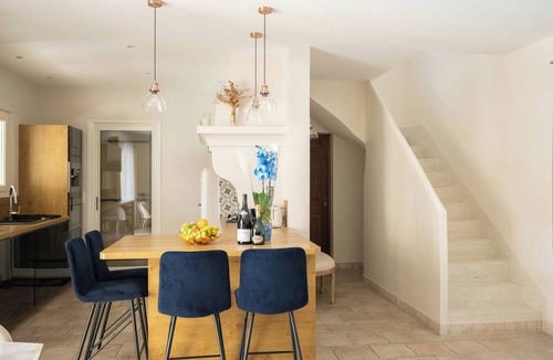 Arles House | Family domaine with pool in the Camargue region