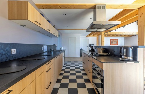 Rochefort-Montagne House | Family farm at the foot of Auvergne volcanoes