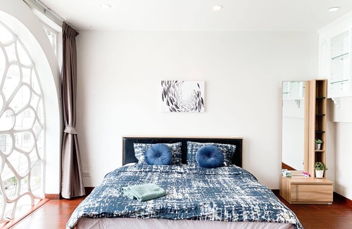 Ekkamai House | Family Friendly! Hot spot in Bangkok, cozy, modern & Big house!