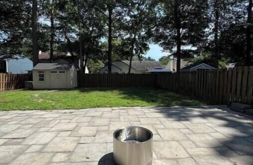 Central Newport News House | Family oriented neighborhood with a touch of modern!