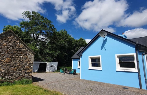Logboy Cottage | Family & Pet Friendly Restored Cottage in East Mayo with 4* Bord Failte Award