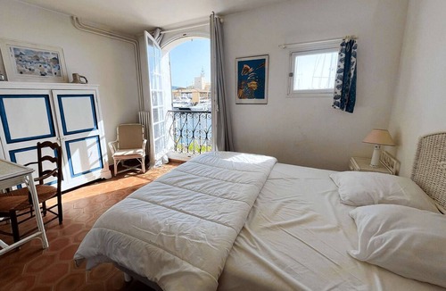 Port Grimaud House | Fisherman house with parking - marina view